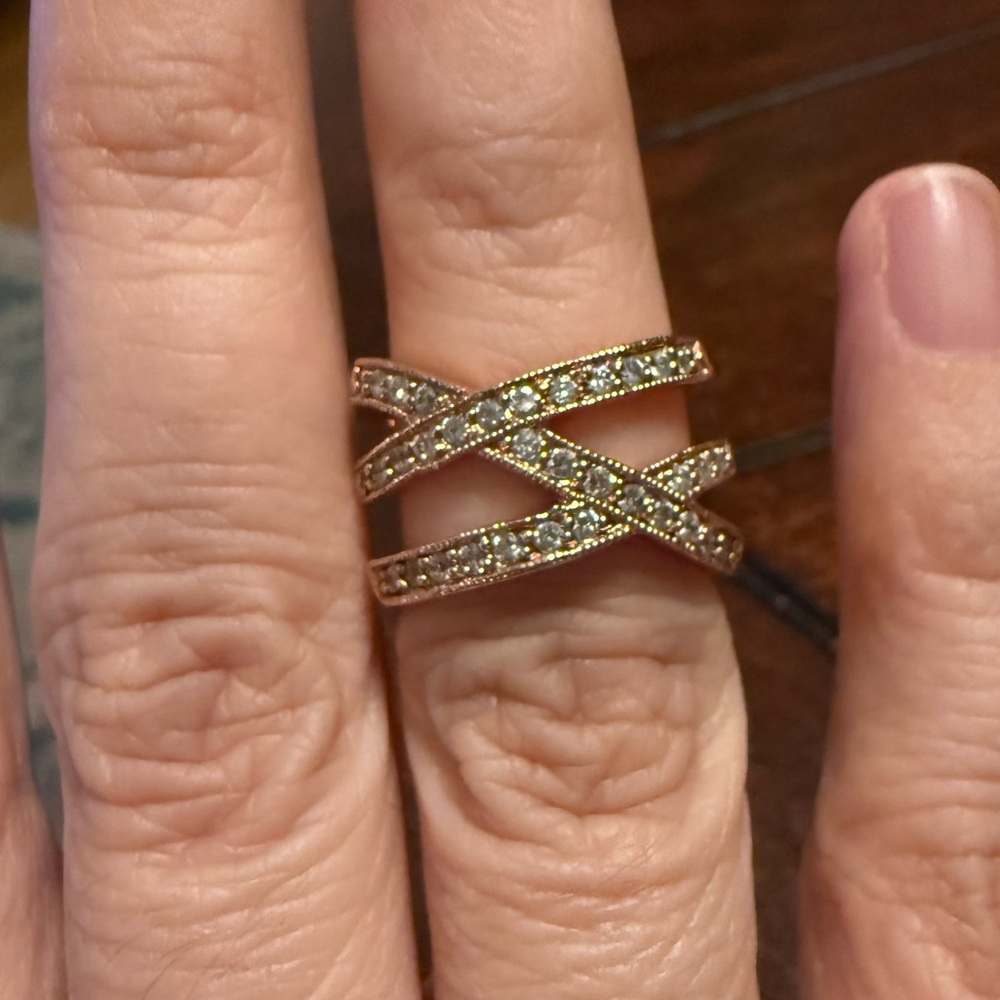 18K gold plated bezel set cubic zirconia ring - Picture 7 of 8